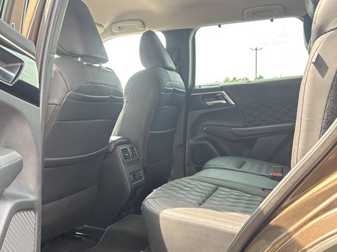 Used 2023 Mitsubishi Outlander SEL AWD/4WD image 10
