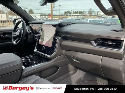 New 2026 GMC Yukon XL Elevation image 32