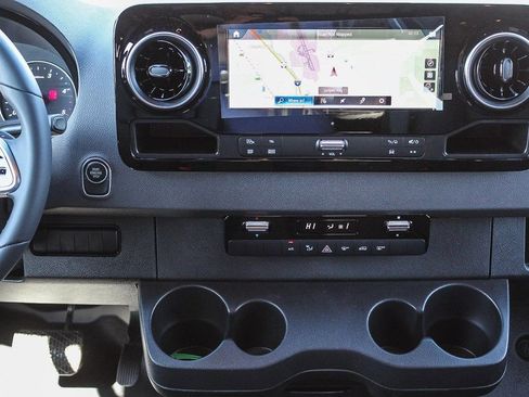 Used 2024 Mercedes-Benz Sprinter 144 Cargo image 27