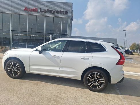 Used 2020 Volvo XC60 T6 Momentum image 1