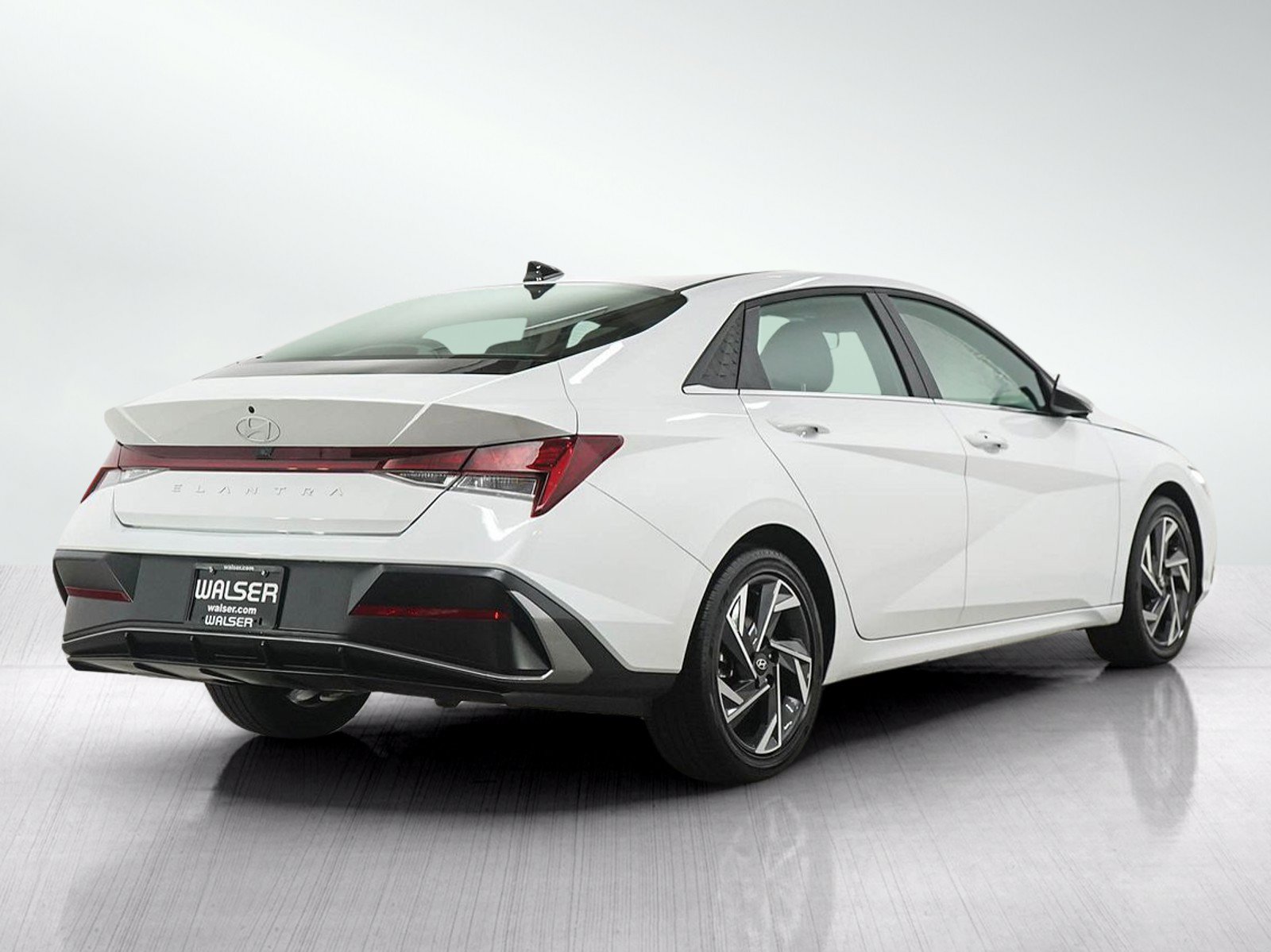 Used 2025 Hyundai Elantra SEL FWD image 5