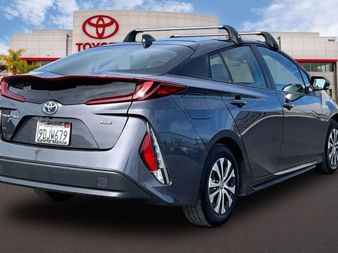 Used 2022 Toyota Prius Prime XLE image 11