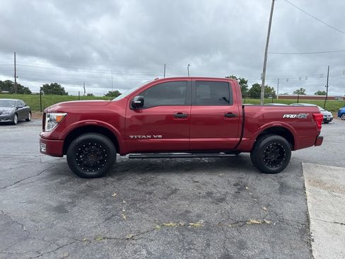 Used 2019 Nissan Titan PRO-4X image 14