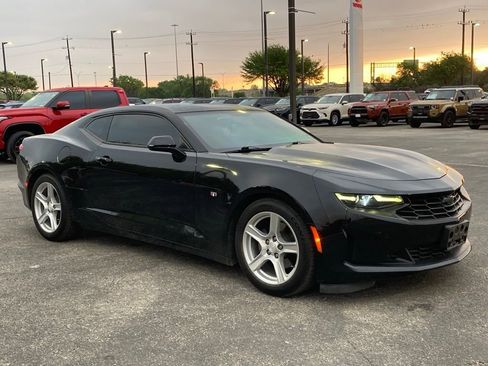 Used 2019 Chevrolet Camaro LT image 3