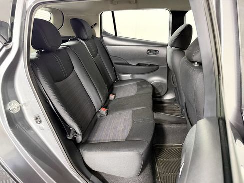 Used 2019 Nissan Leaf SV w/ SV Technology Package FWD image 42