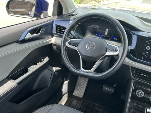 Used 2024 Volkswagen Taos SE FWD image 17