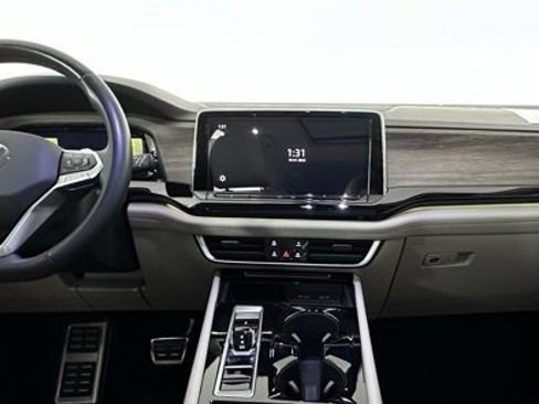 Used 2024 Volkswagen Atlas SEL Premium R-Line image 26