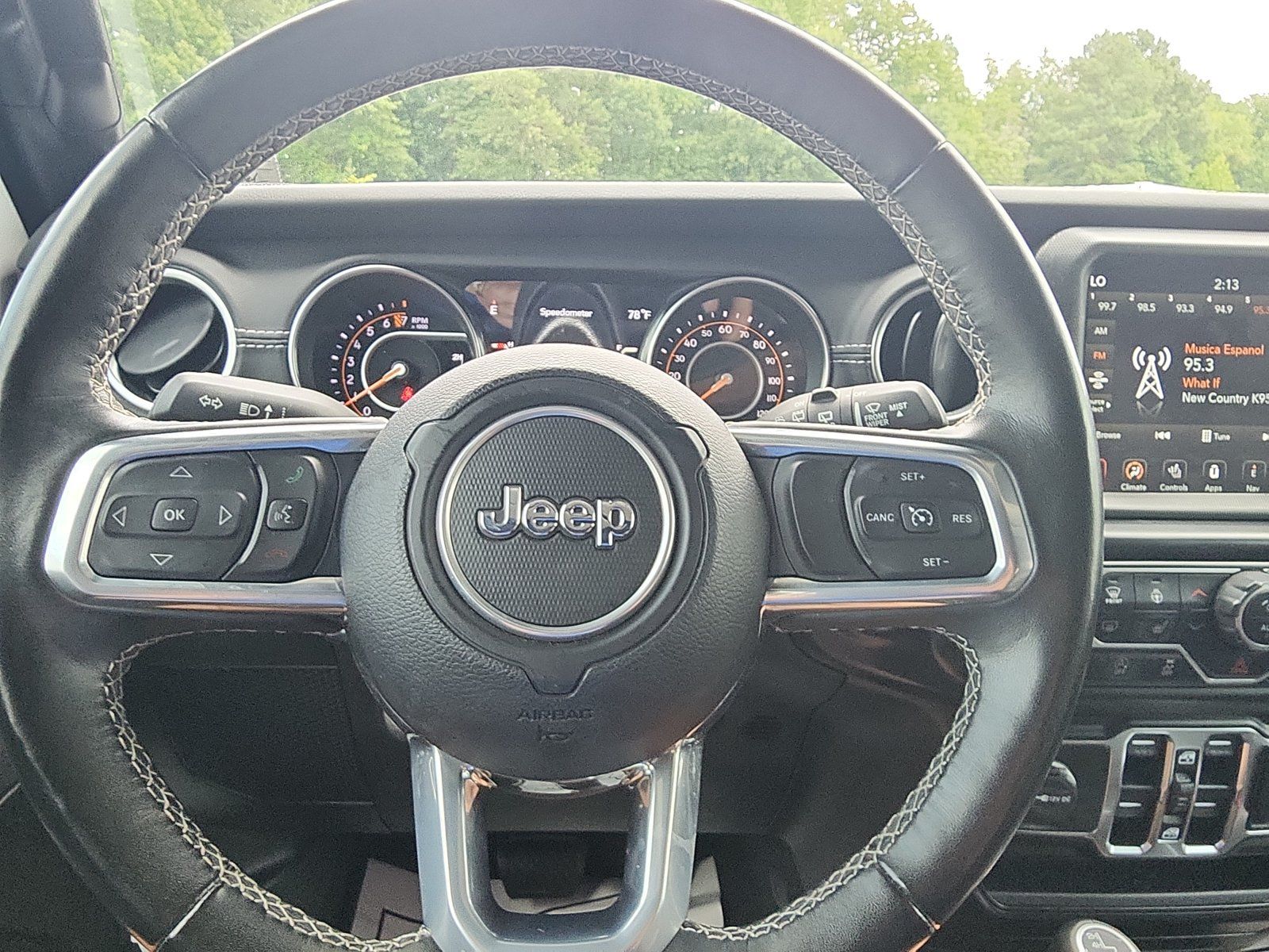 Used 2022 Jeep Wrangler Unlimited Sahara w/ Cold Weather Group AWD/4WD image 15