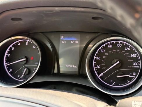 Used 2020 Toyota Camry SE FWD image 17