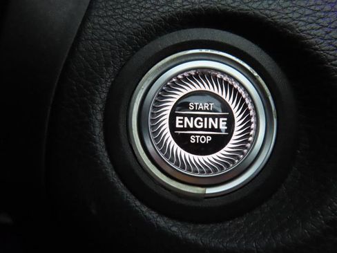 Used 2020 Mercedes-Benz C 300 4MATIC Sedan w/ Premium Package image 21