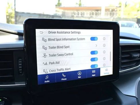 Used 2020 Ford Explorer XLT w/ Equipment Group 202A AWD/4WD image 25
