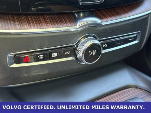 Certified 2024 Volvo XC60 B5 Plus w/ Protection Package Premier image 21