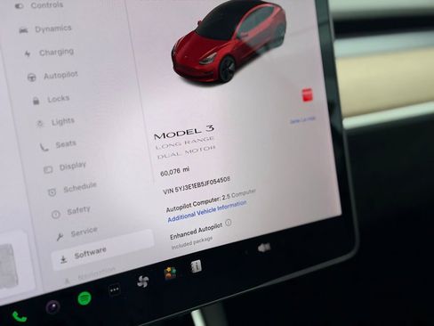 Used 2018 Tesla Model 3 Long Range image 11