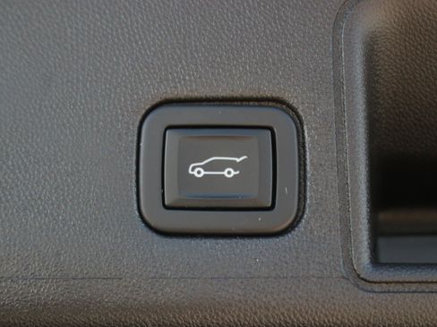 Used 2022 GMC Terrain SLE w/ Driver Convenience Package AWD/4WD image 12