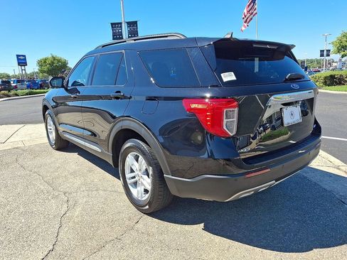 Used 2023 Ford Explorer XLT w/ Equipment Group 202A AWD/4WD image 4