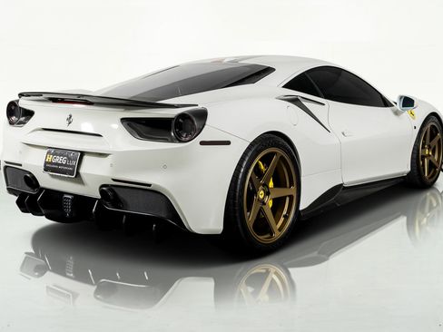Used 2016 Ferrari 488 GTB image 10