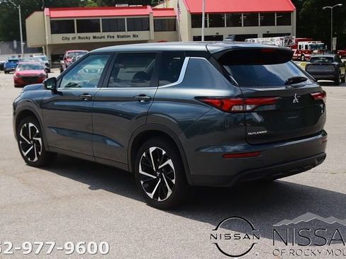 Used 2024 Mitsubishi Outlander SE AWD/4WD image 5