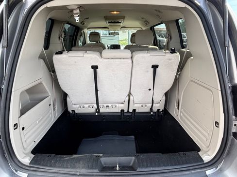 Used 2018 Dodge Grand Caravan SE w/ UConnect Hands-Free Group FWD image 5