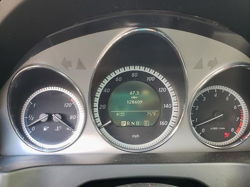 Used 2011 Mercedes-Benz C 300 4MATIC Sedan image 21