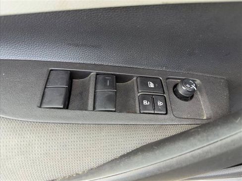 Used 2025 Toyota Corolla LE FWD image 10