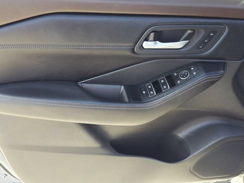 Used 2023 Nissan Rogue SL w/ SL Premium Package FWD image 15