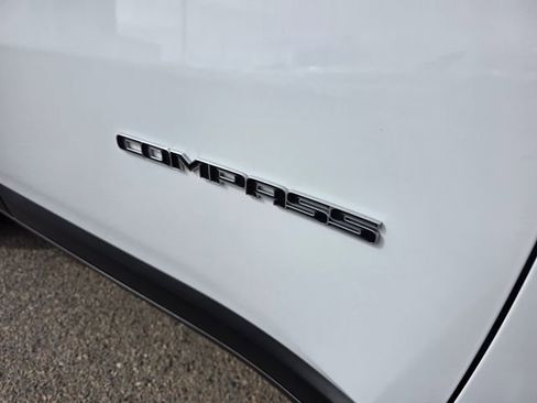 Used 2024 Jeep Compass Limited image 7