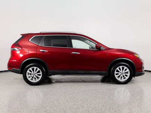 Used 2020 Nissan Rogue SV image 10