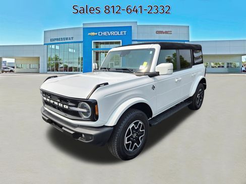 Used 2024 Ford Bronco Outer Banks image 3