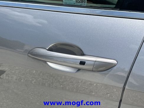 Used 2025 Hyundai Elantra SEL FWD image 27