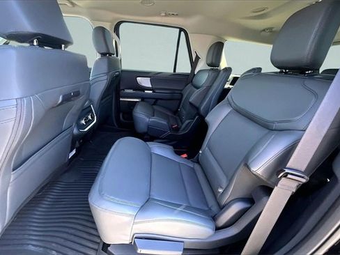 New 2026 Ford Expedition Active image 10