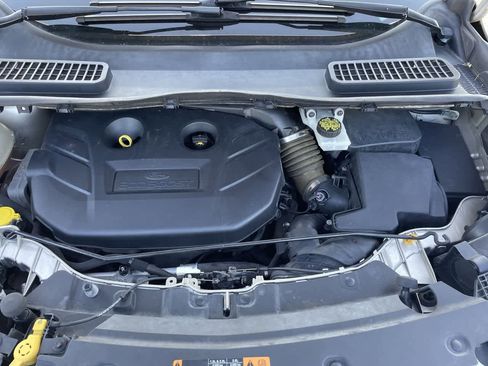 Used 2017 Ford Escape SE w/ SE Cold Weather Package AWD/4WD image 30