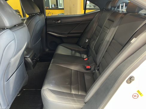 Used 2016 Lexus IS 200t RWD image 17