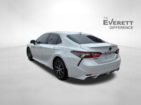 Used 2024 Toyota Camry SE FWD image 5