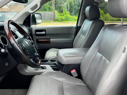 Used 2011 Toyota Sequoia Platinum RWD image 16
