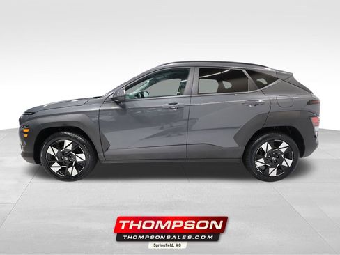 Used 2025 Hyundai Kona SEL image 1