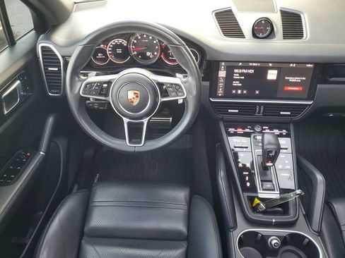 Used 2019 Porsche Cayenne S image 15