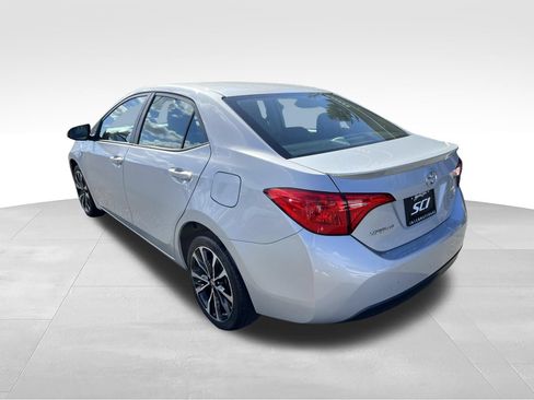 Used 2017 Toyota Corolla SE w/ Carpet Mat Package (TMS) FWD image 3