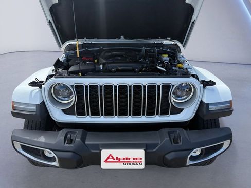 Used 2025 Jeep Wrangler Unlimited Sahara AWD/4WD image 18