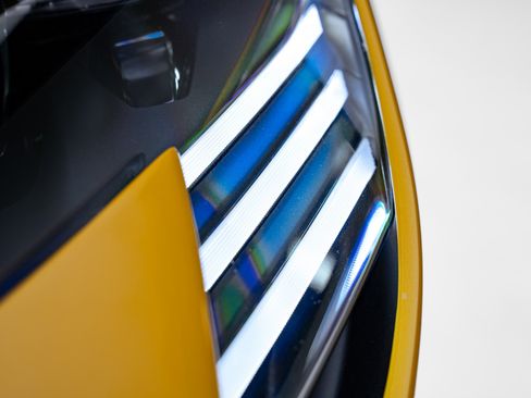 Used 2023 Ferrari SF90 Spider image 15