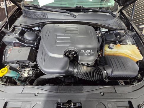 Used 2018 Chrysler 300 Touring L image 31