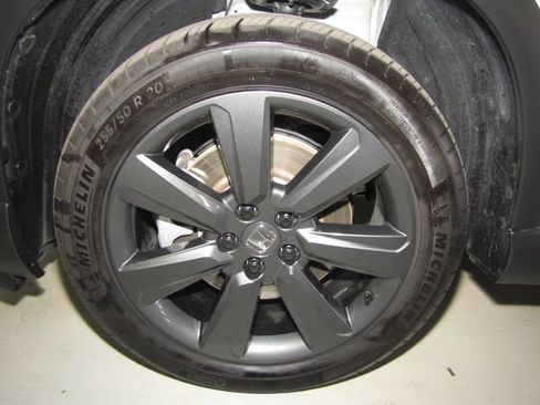 Certified 2025 Honda Pilot Sport image 24