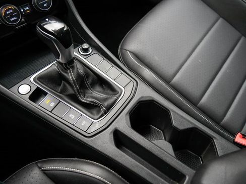 Used 2024 Volkswagen Jetta SE image 30