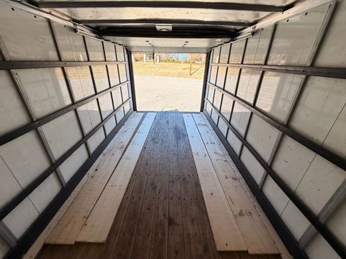 Used 2014 Ford E-350 and Econoline 350 Super Duty image 15