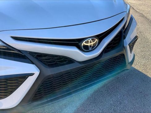 Used 2024 Toyota Camry SE image 29