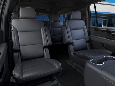 New 2026 Chevrolet Suburban Premier image 17