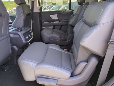 New 2026 Ford Expedition Active RWD image 14