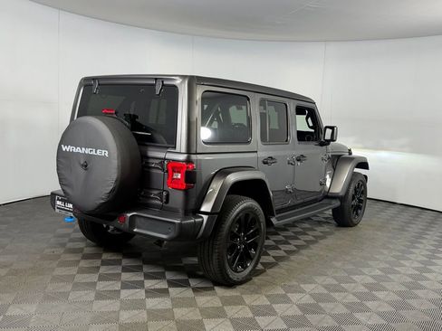 Used 2022 Jeep Wrangler Unlimited Sahara w/ Safety Group image 8
