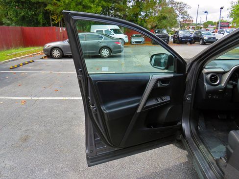 Used 2018 Toyota RAV4 XLE w/ Plus Extra Value Package image 13