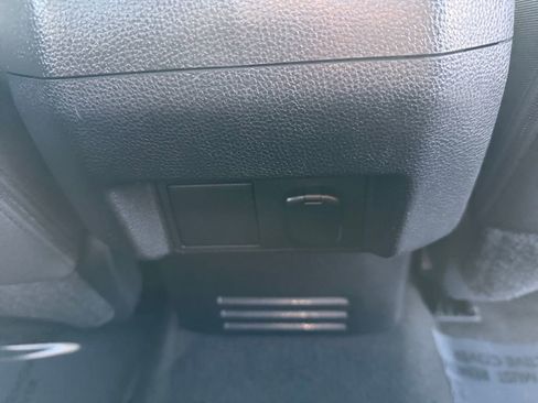 Used 2025 Toyota Tacoma Limited image 16