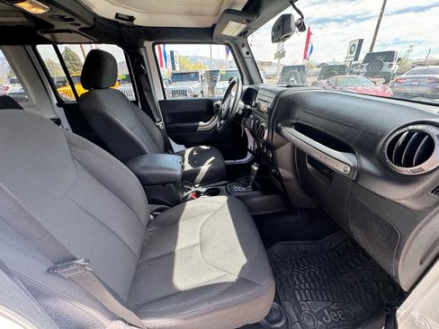Used 2018 Jeep Wrangler Unlimited Sport S image 21